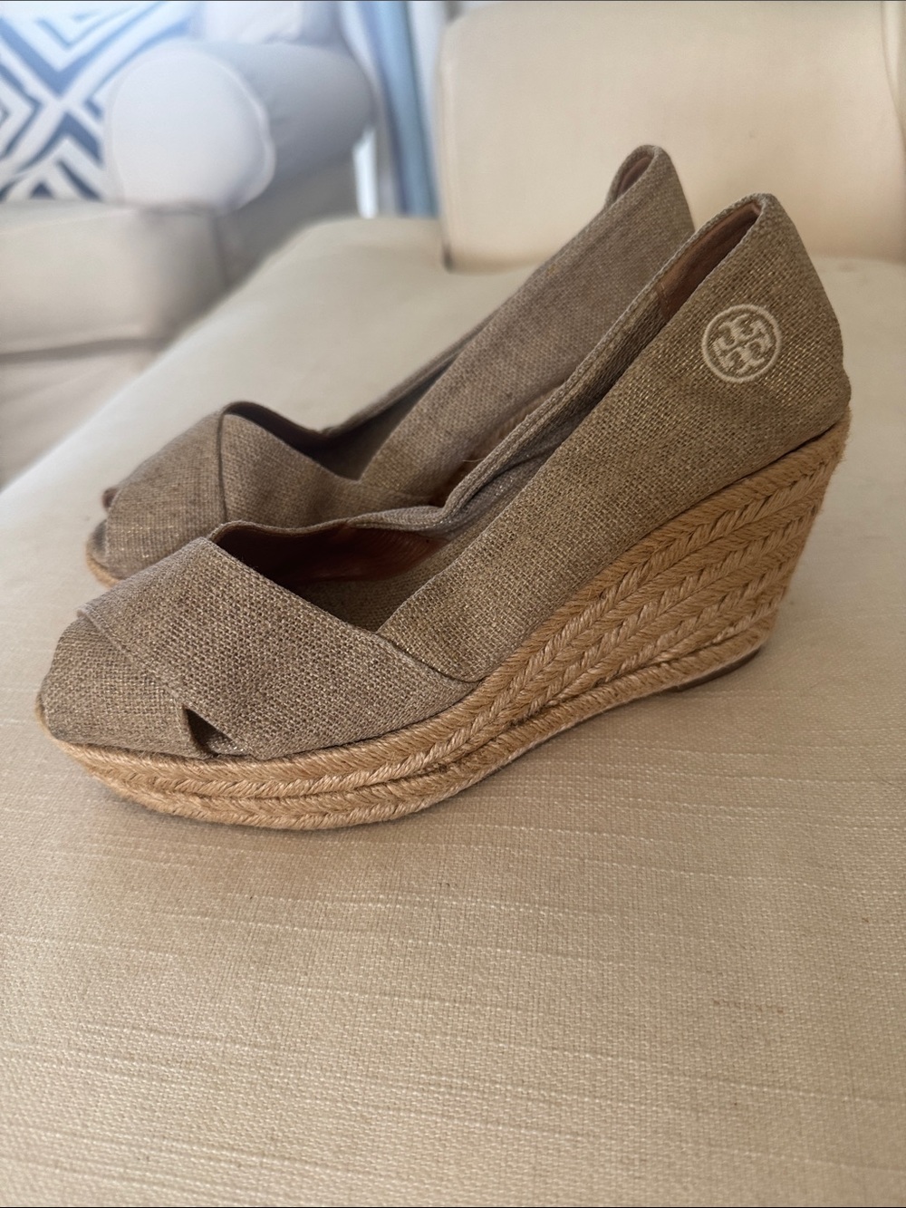 Tory Burch size 6 Filipa Espadrille Tan Natural Canvas Peep Toe Wedge